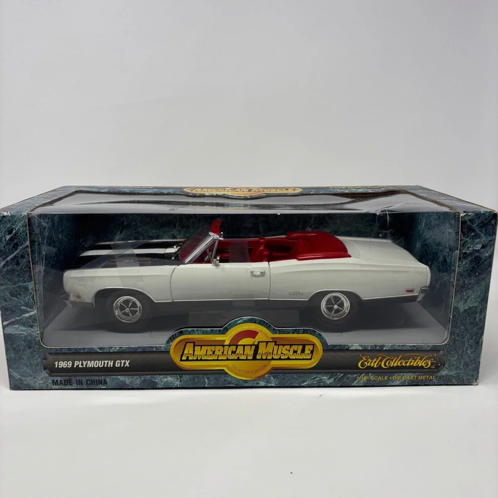 1969 Plymouth GTX Hemi White 1:18 ERTL American Muscle Diecast Open Box